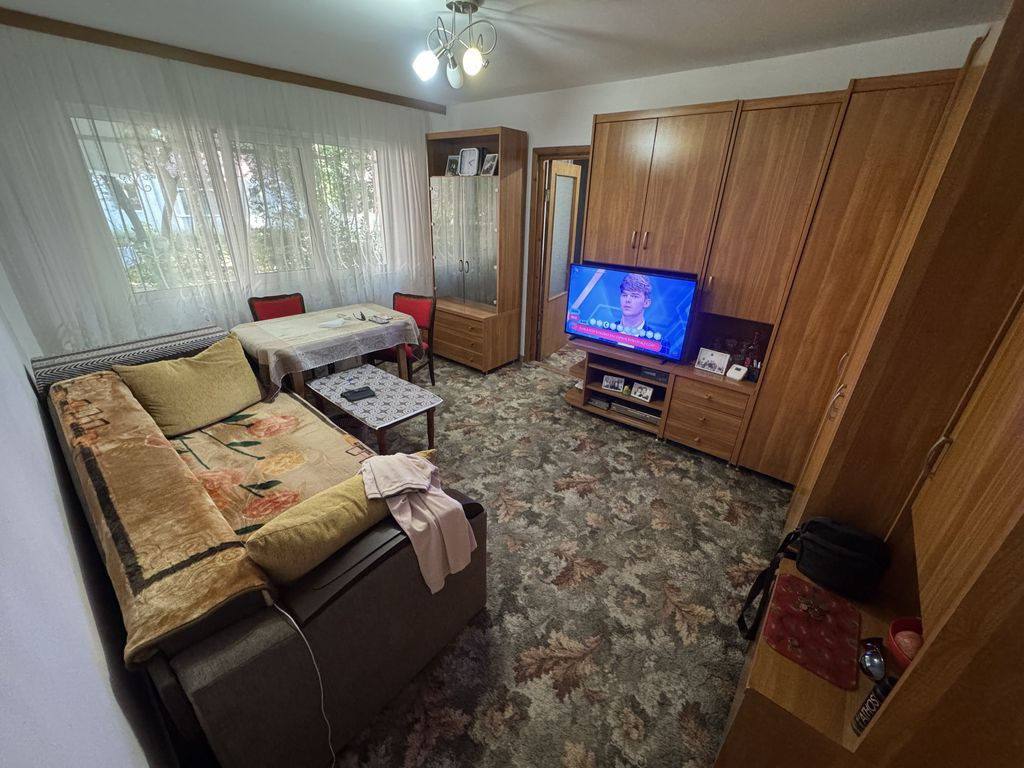 Apartament 2 camere zona Km 4 5 cu Centrala și Boxa
