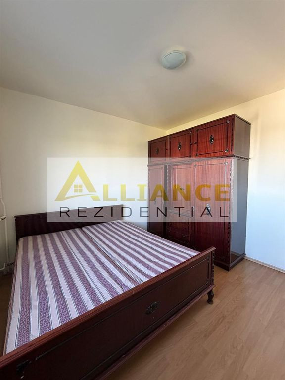 Apartament 2 camere semidecomandat