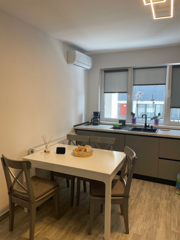 Particular-Inchiriere apartament 3 cam,Dec.,parcare,Dr. Gura Putnei