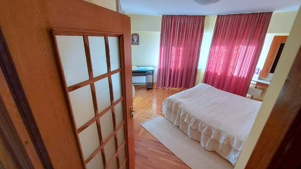 Apartament 3 camere , CENTRAL - ,INDEPENDENTEI