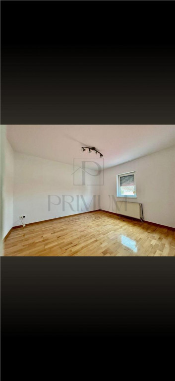Vila - 7 camere - toate utilitatile - panouri fotovoltaice