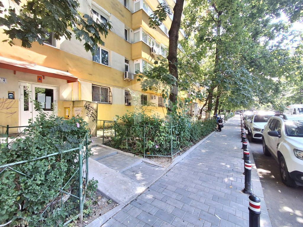 De vânzare – Apartament 2 camere decomandat | Lacul Te...