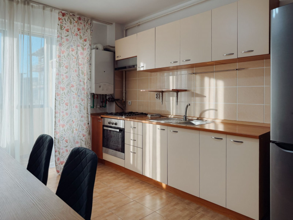 Apartament 3 camere, SU 58mp, zona Florilor