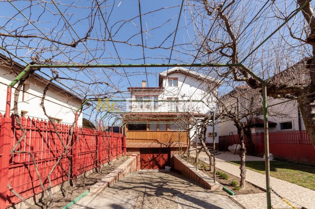 Casă cu 4 camere de vânzare Trivale, Campilui | mobilata s
