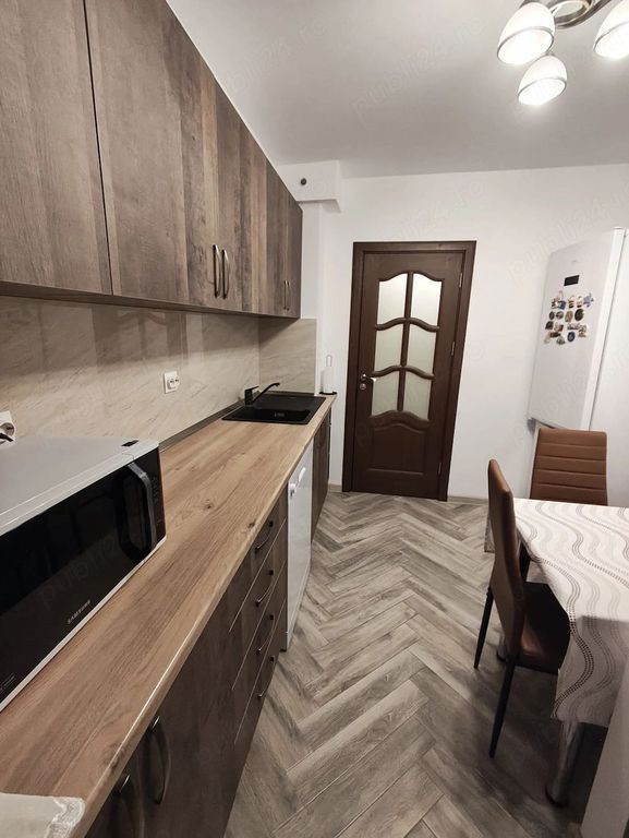Apartament 2 dec,Maz 2,et 2,mobilat si utilat-400 euro /l