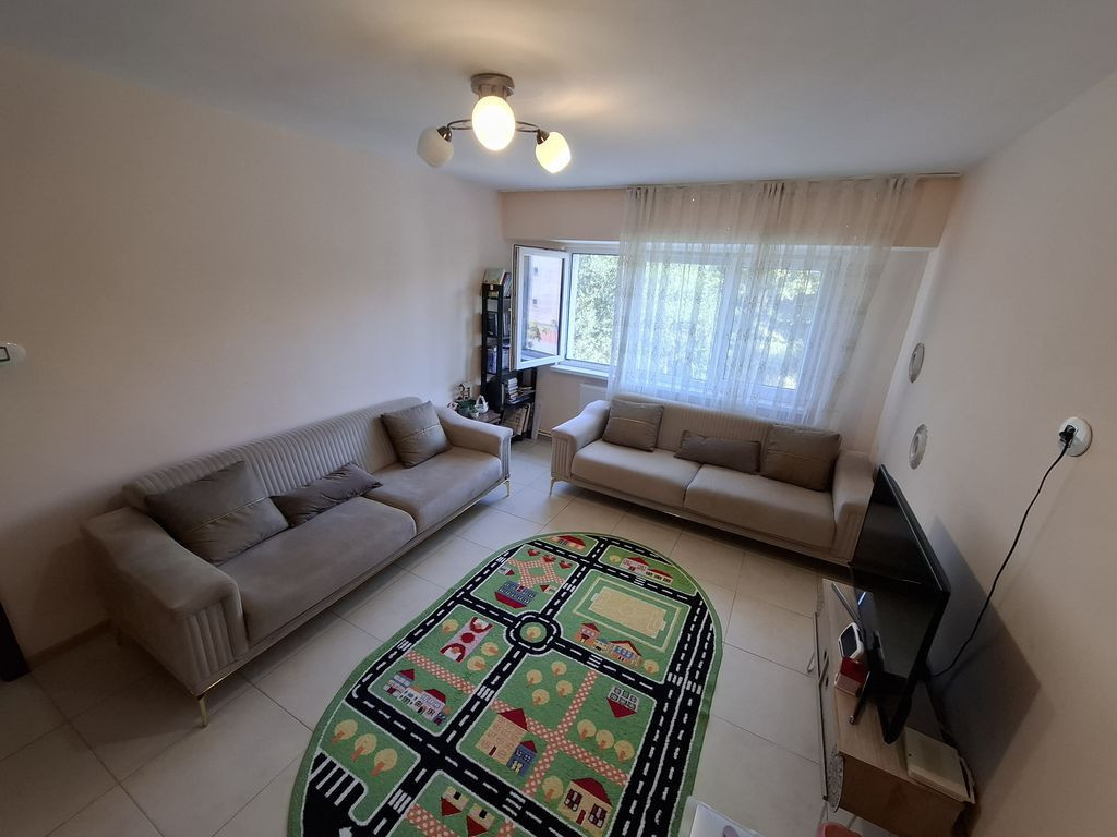 Apartament 3 camere 2 bai centrala gaz Brotacei