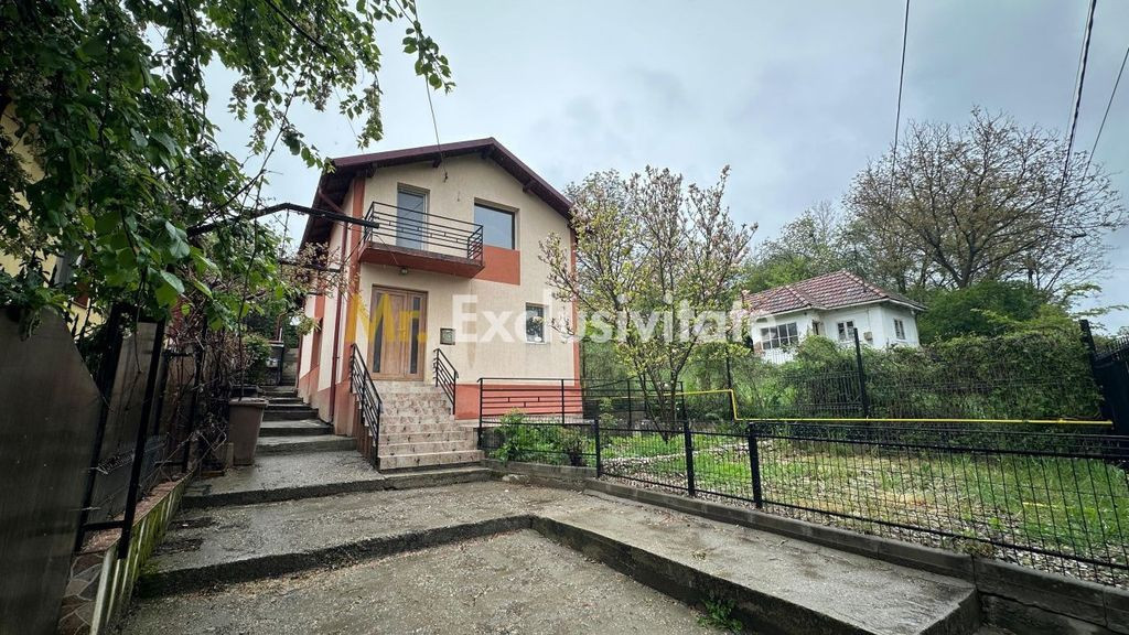 Casa P+1E +teren 500mp Stefanesti, Arges