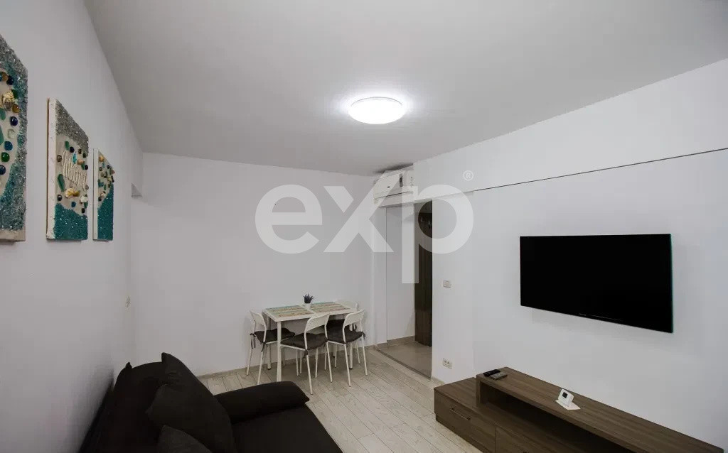 Vând Apartament 3 camere Tomis Nord, Constanța