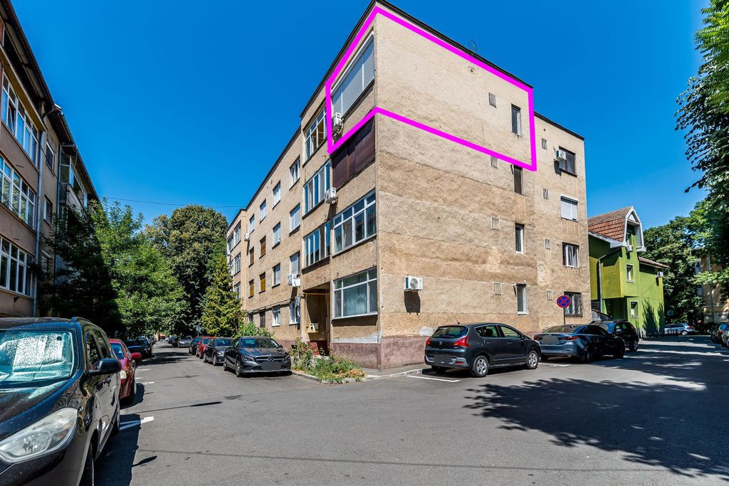 Apartament cu 1 cameră, balcon închis și boxă pe str....