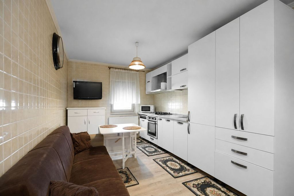Apartament 3 camere, mobilat si utilat, 2 bai – Exercitiu