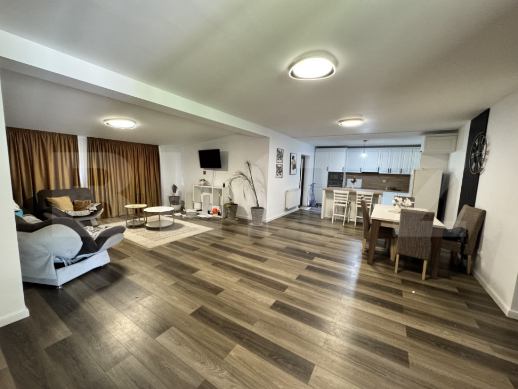 Casă individuală modernă de vânzare în Guruslău – ga