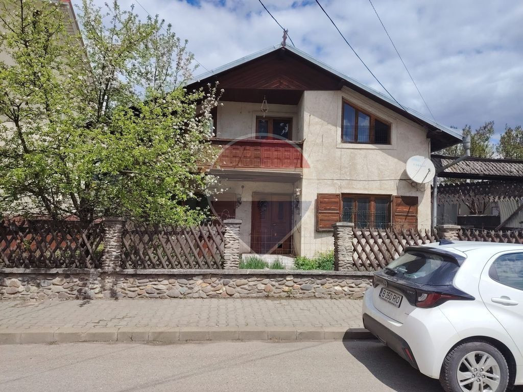 Casă Vatra Dornei în zona centrală !