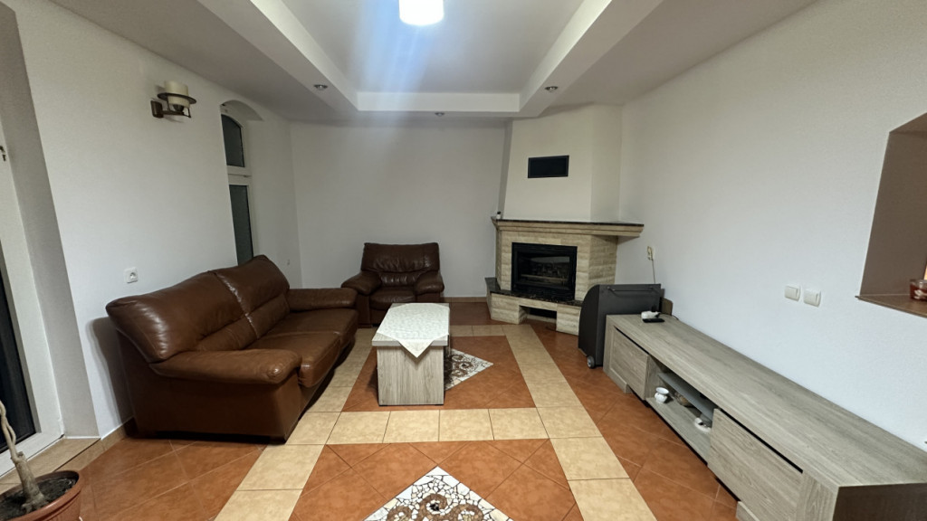 Casa 4 camere, utilitati incluse zona Tiglari