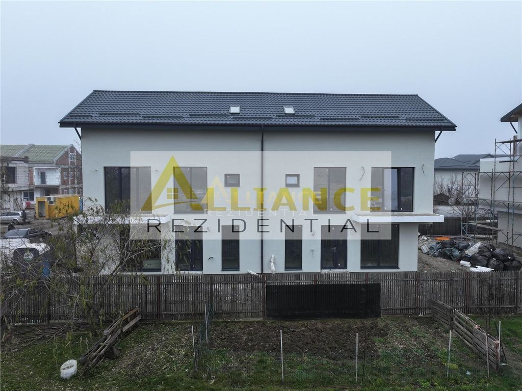 VILA P+1+M de vanzare in zona Primarie - Popesti-Leordeni