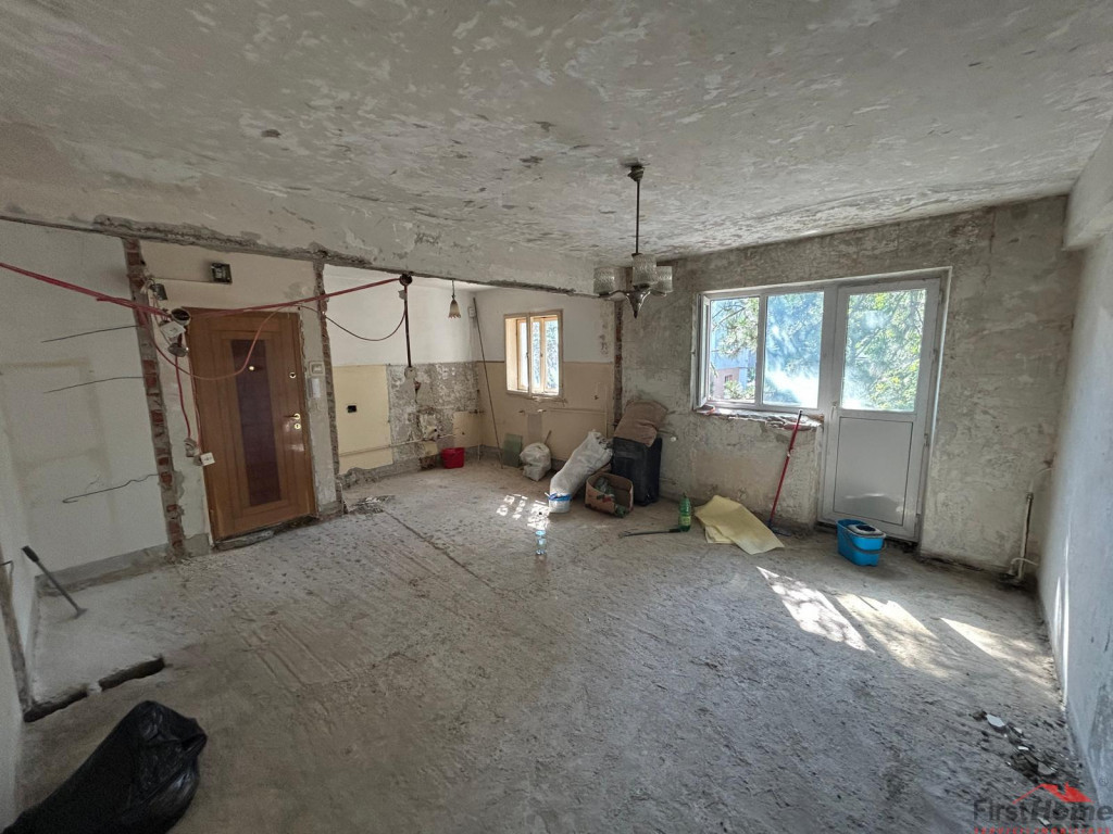 Apartament cu 2 camere de , zona centrala, scoala 9