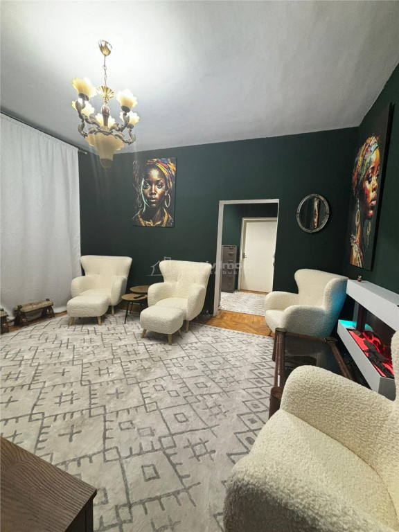 Vila interbelica, elegant renovata (2024), Garaj propriu, Mo