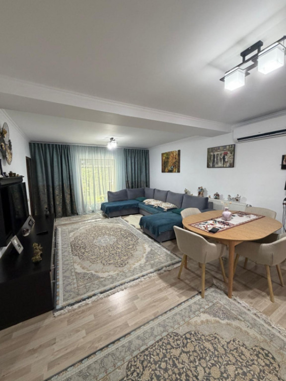 Casă de vanzare, 112.19 mp, teren 2200 mp, zona Urechești