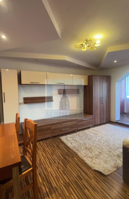 De închiriat apartament 3 camere/ zona Racadau