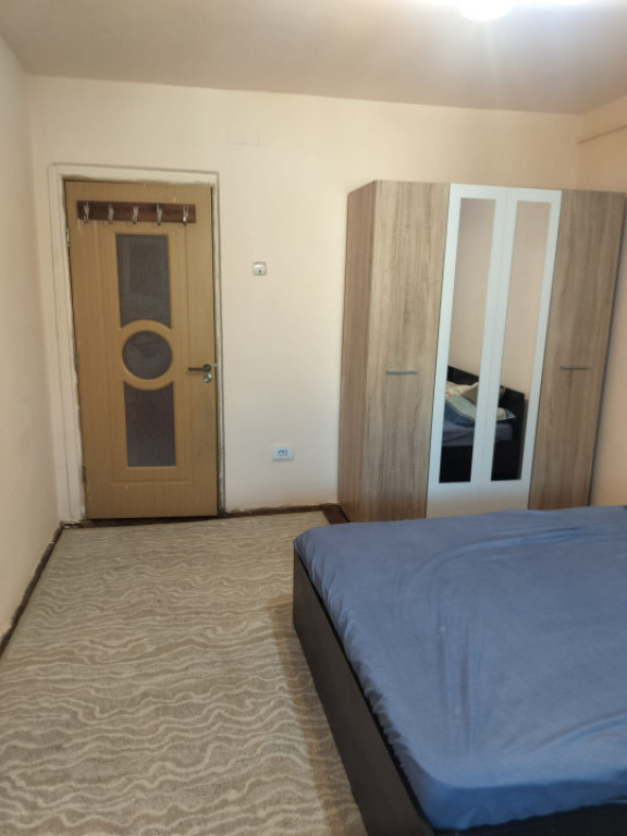 Apartament 3 camere, 45 mp, zona Valea Rosie