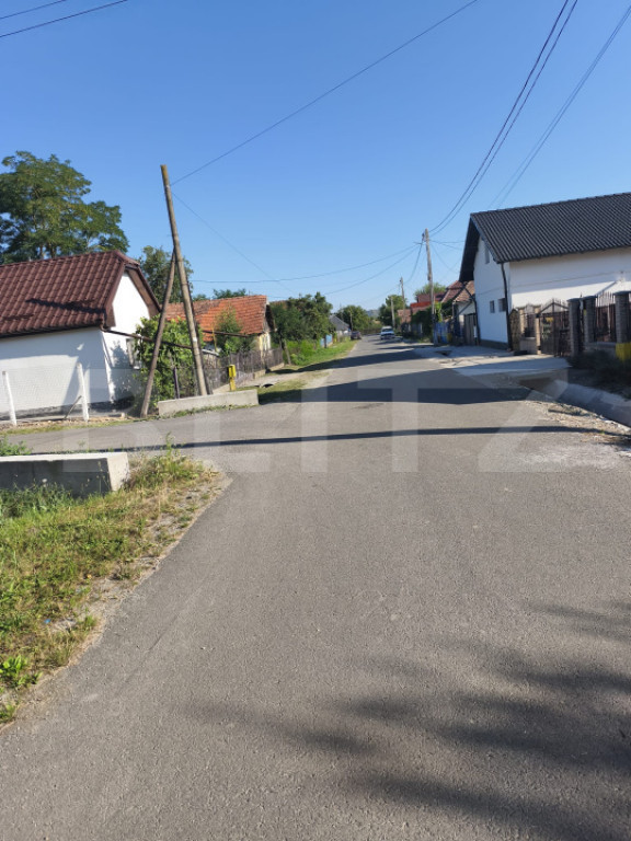 TEREN INTRAVILAN DE VANZARE - LUNCA MURESULUI 700 MP