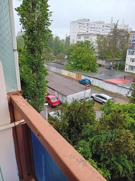De vanzare - apartament cu 3 camere decomandate, Tiglina ...
