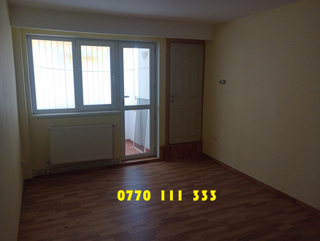 - Apartament 2 camere confort 1 zona Garii, etaj 4 cu pod.