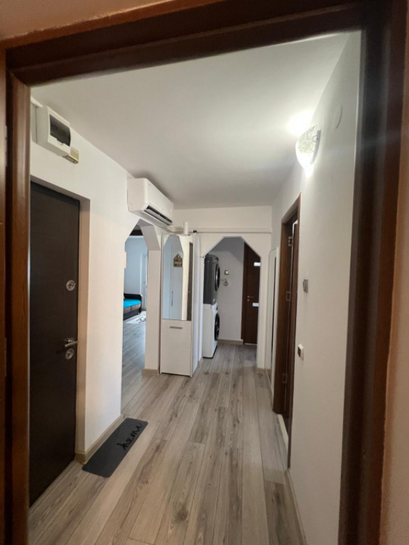 Apartament 3 camere, 61.06 mp, zona Craiovita Noua