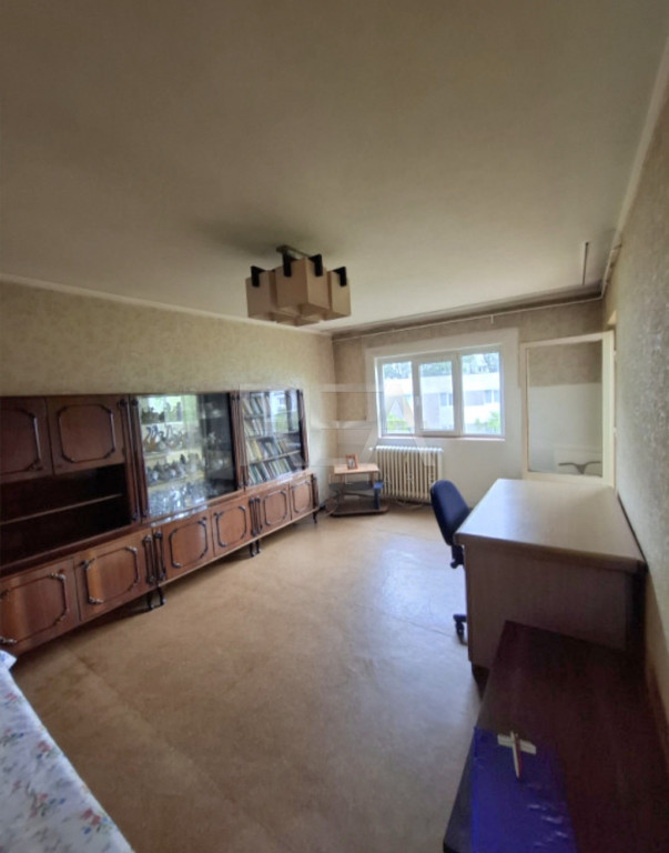 3 camere, 4/4, bloc 1978, proiect CENTRALA,72 mp-Gorjului