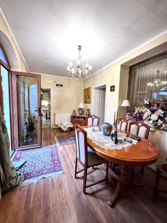 Casă 5 amere pe un singur nivel, curte & terasă, zona Avra