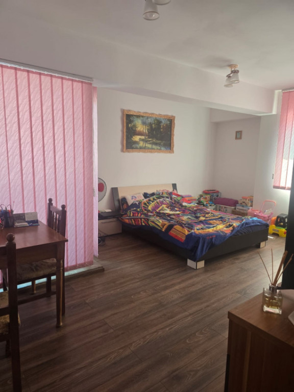 Apartament 2 camere, SU 61mp, zona Terra