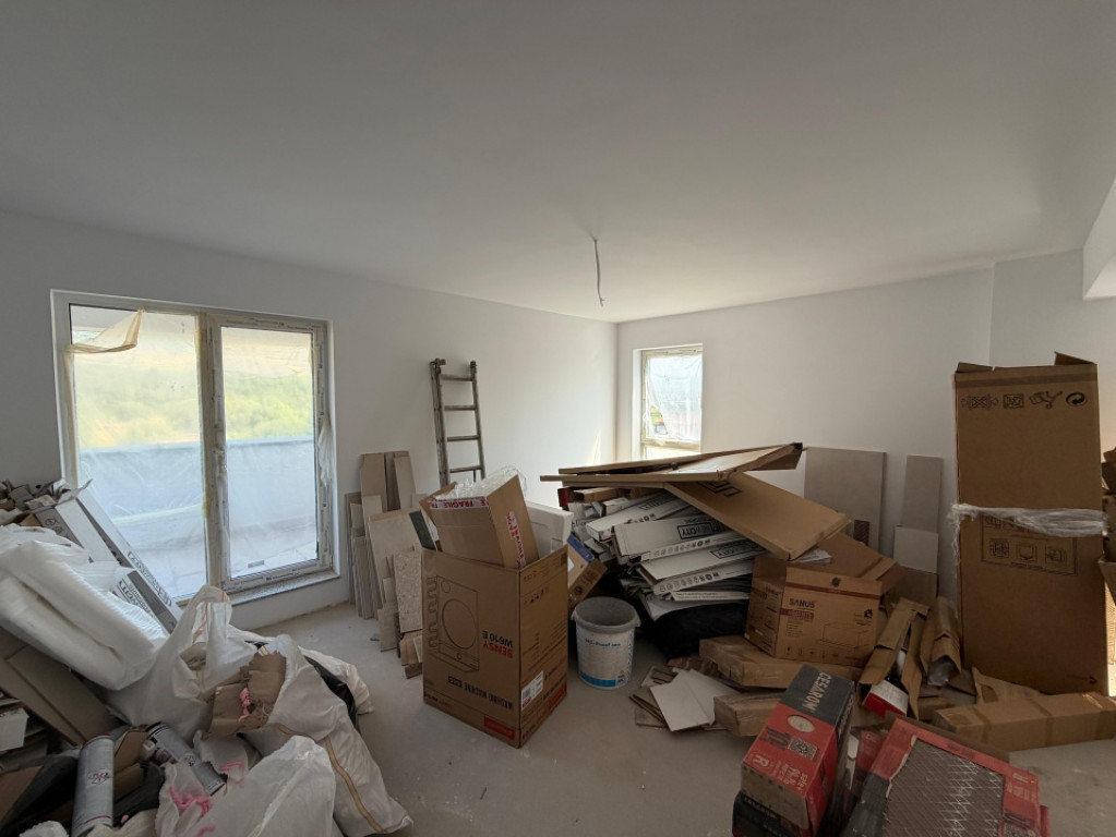 Penthouse,4 camere. finisat, Floresti
