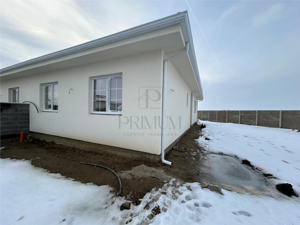 Casa noua, individuala, in vatra satului, 500 mp teren, Sag
