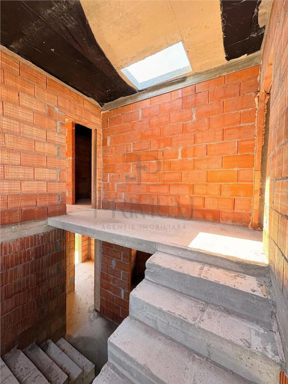 BRAYTIM-CALEA URSENI, CASA LA ROSU, P 1, 3 CAMERE, 2 BAI, DR