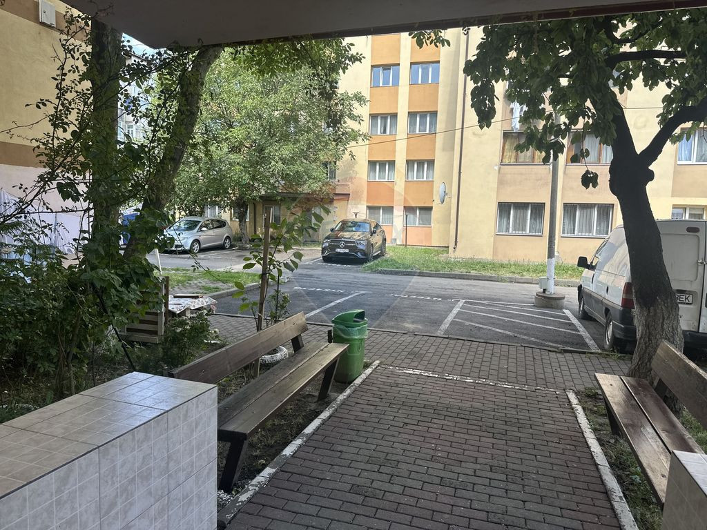 Apartament cu 2 camere de vânzare în zona Maratei