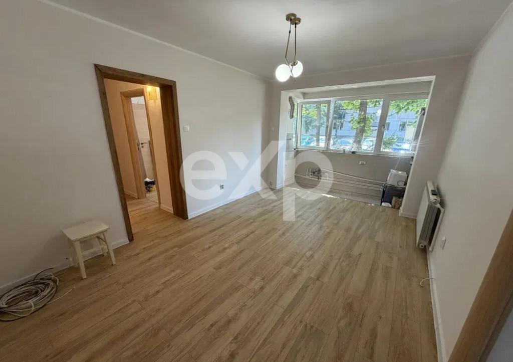 Apartament 2 camere, 50 m², parter, zona Tomis I