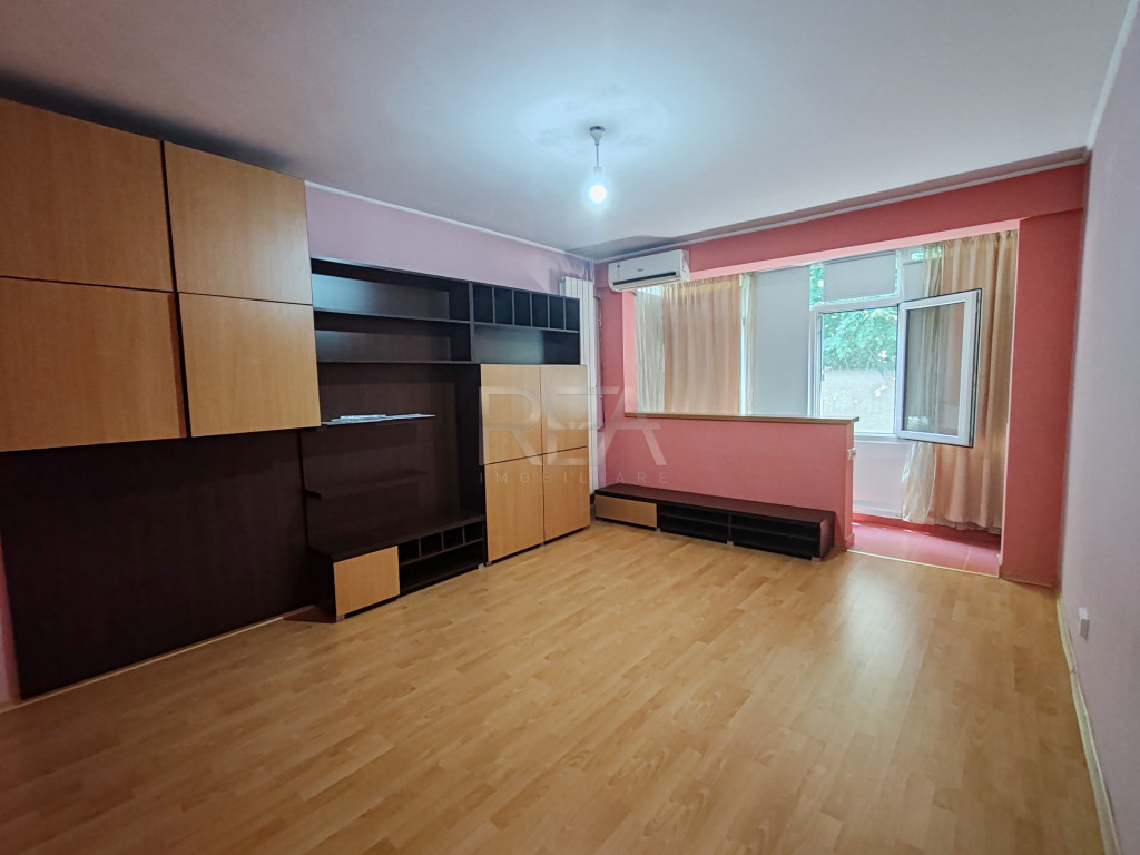 2 camere, et 3/4, bloc tip P, anvelopat-Drumul Taberei, Favo
