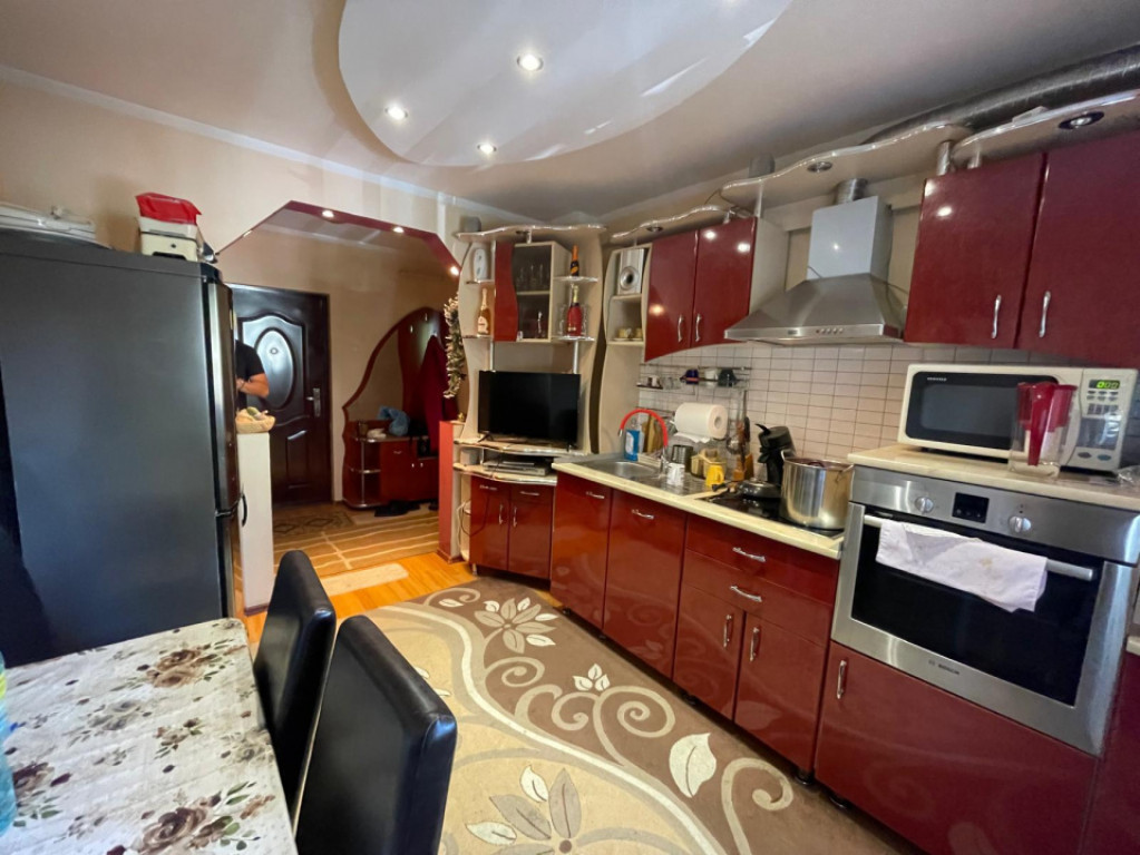 Apartament eficient compartimentat, renovat, 48 mp, zona Hot