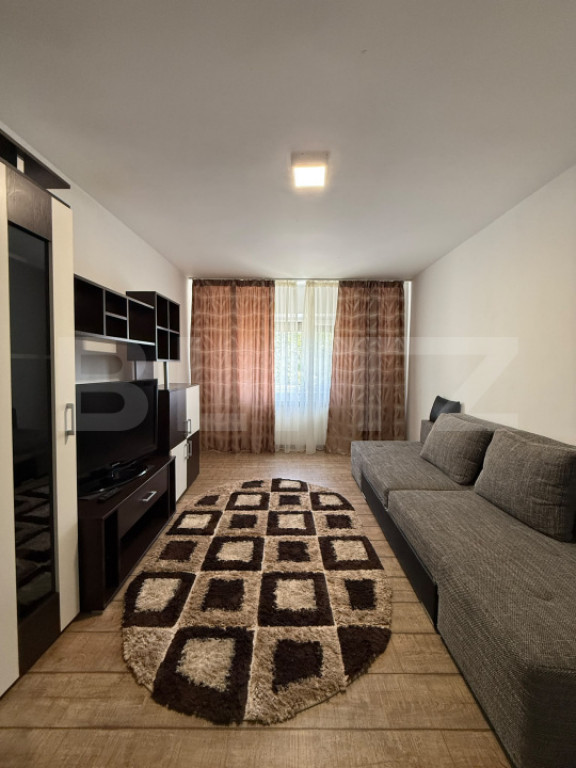 Apartament de vanzare, 2 camere decomandate, etaj 1, loc de