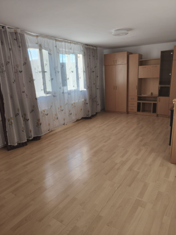 Apartament 2 Camere, Etaj 3 din 4, Floresti, Zona Porii, Blo