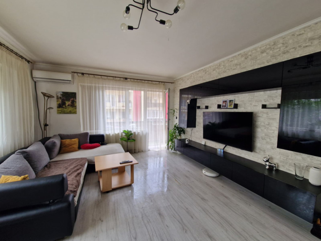 Apartament 2 camere semidecomandat 55 mp, Baciu