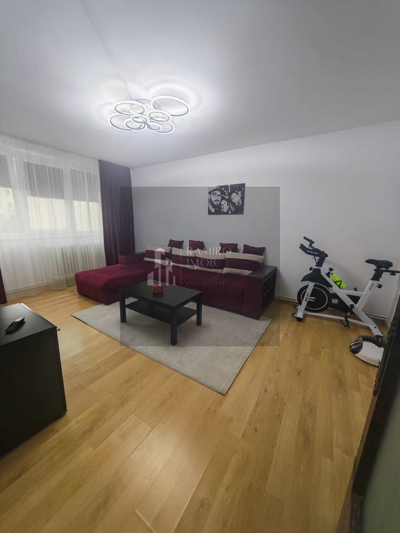 Apartament 4 camere decomandat Aleea Fetesti, Titan