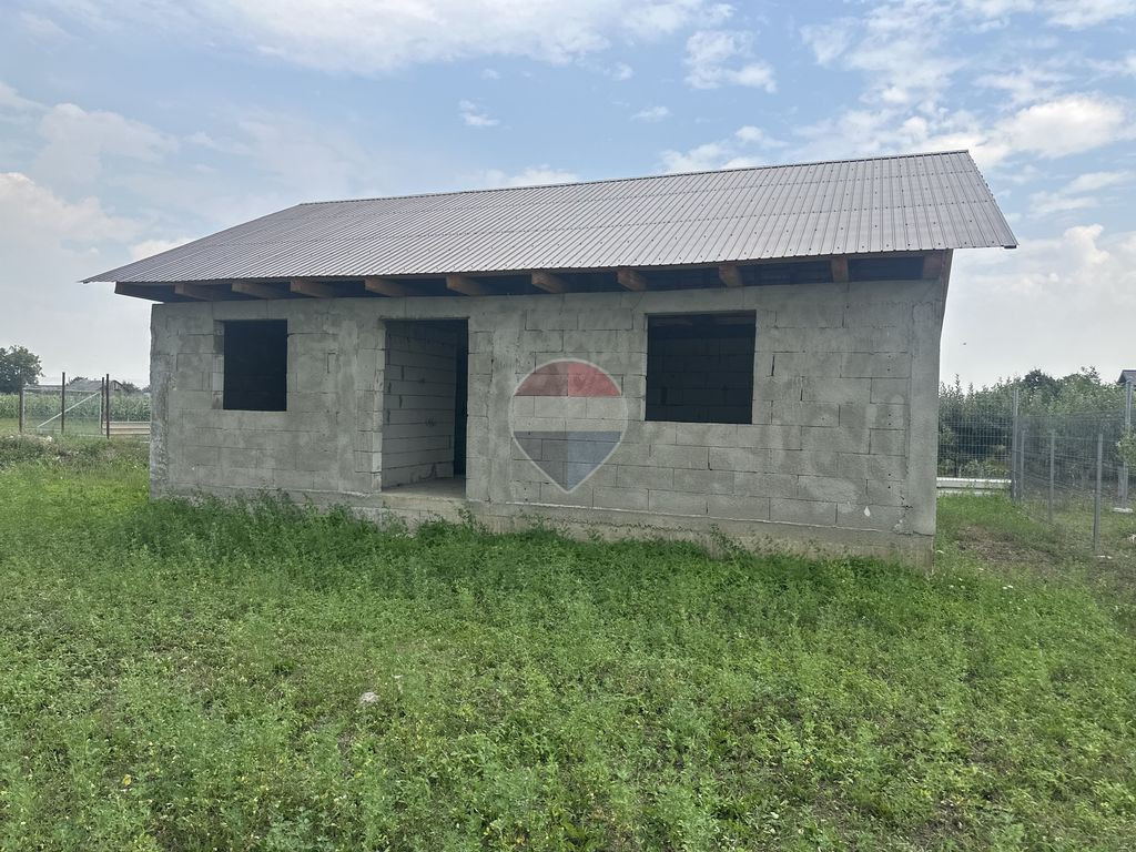 Casă nouă cu 3 camere | Slobozia (Roznov) | Oportunitat...