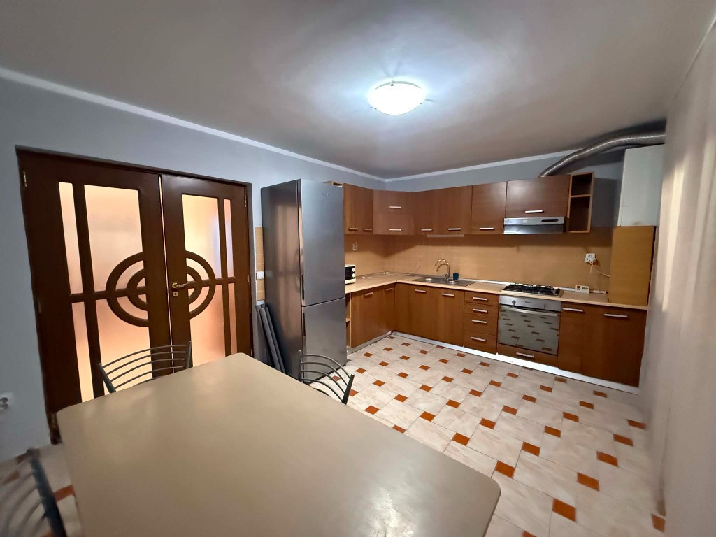Duplex spatios cu 4 camere/2 locuri parcare/ Andrei Muresanu