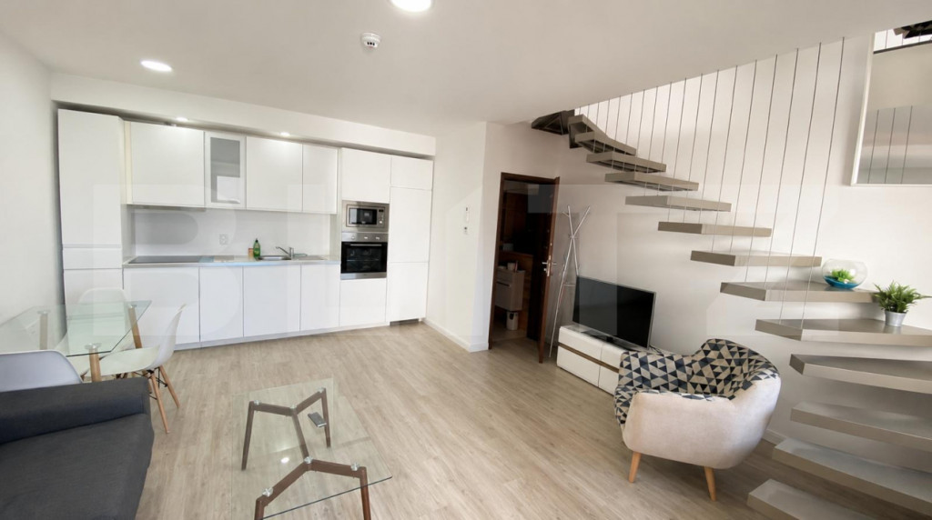 Inchiriez apartament - 2 camere- Central