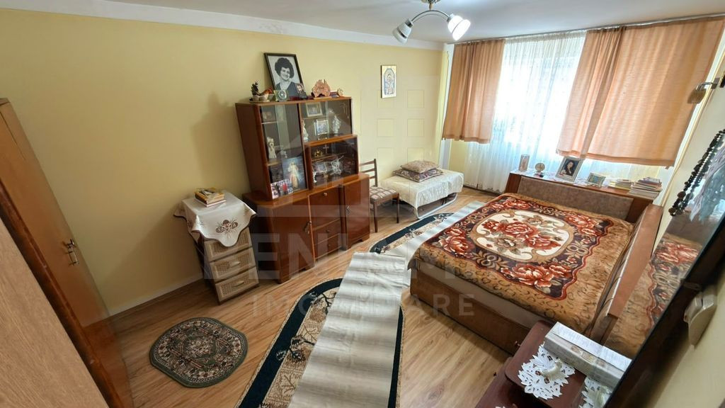 De vanzare casa tip duplex Piata Chiriac 222mp
