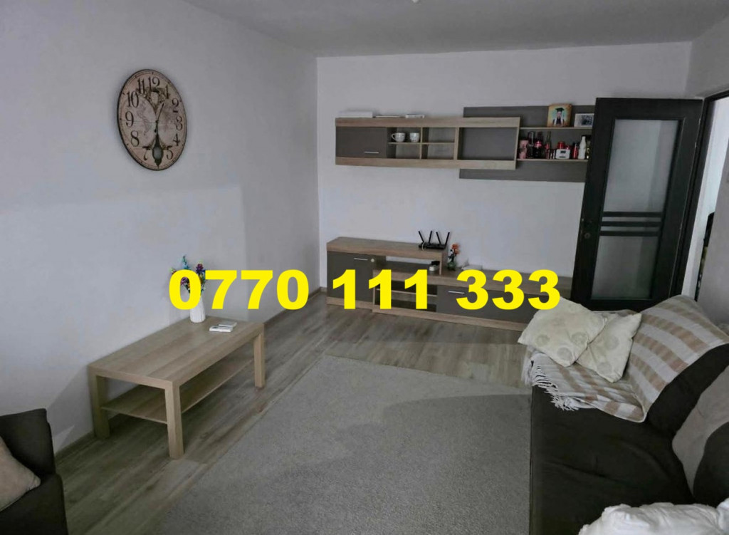 - Apartament 3 camere decomandat, zona Garii.