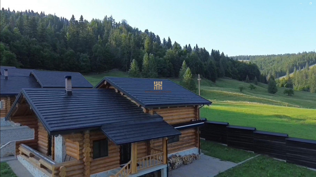 Caban#259; din Bu#537;teni de V#226;nzare #238;n Bucovina |