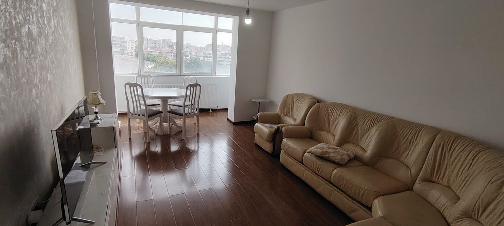 Apartament ultracentral mobilat si utilat cu parcare proprietate