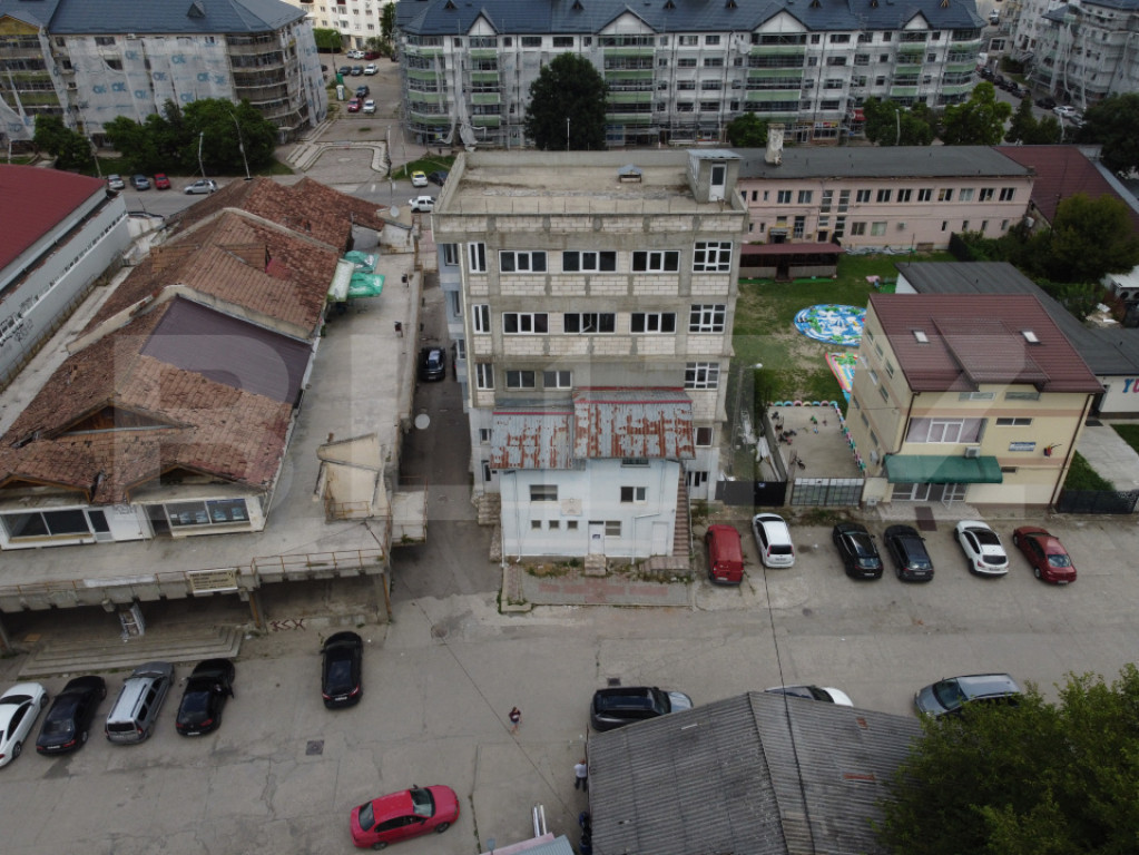 Ansamblu Comercial Ultracentral 1.258 mp — Piața Moreni,