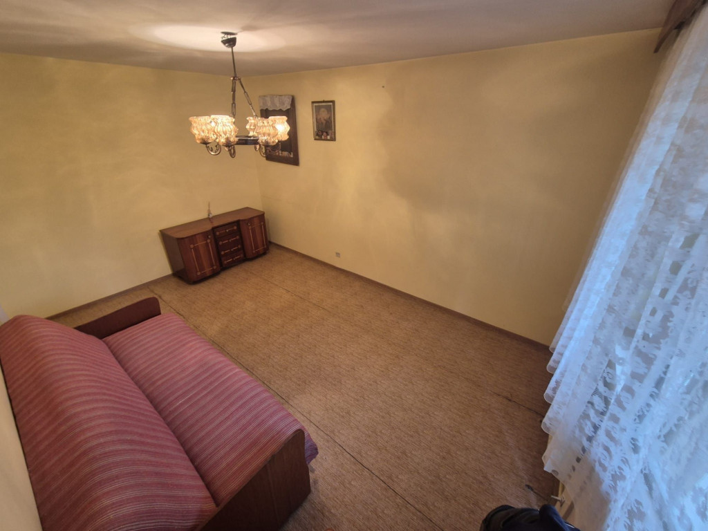 Apartament 2 camere Grivitei,decomandat,etaj 3,77000 Euro